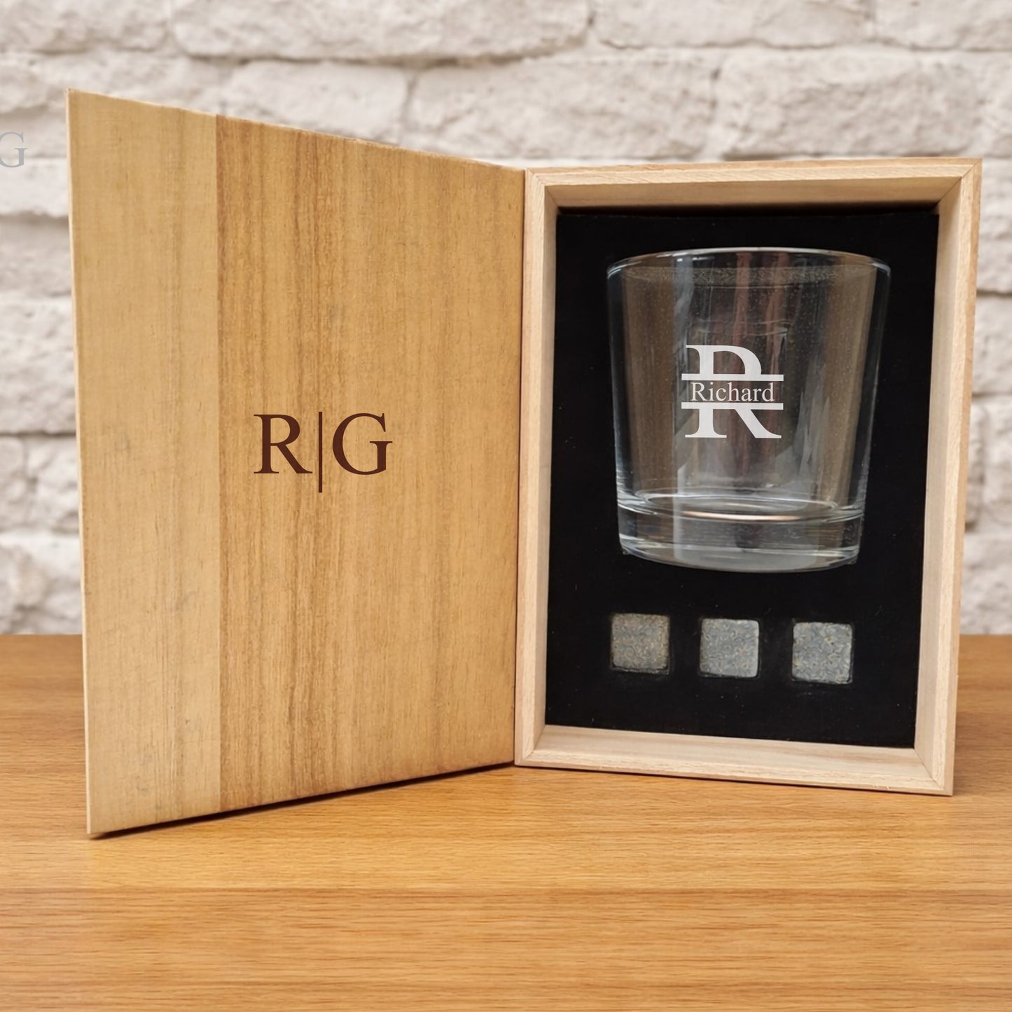 Personalised Best Man whisky gift set with engraved glass and whisky stones